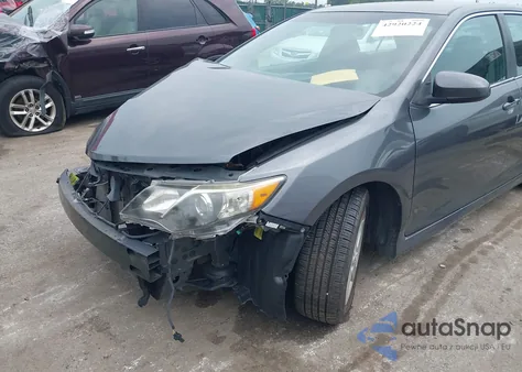 2013 Toyota Camry Se z USA, uszkodzony, nr VIN 4T1BF1FK3DU293599